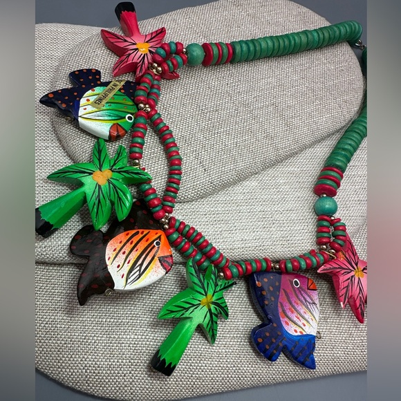 VTG Tropical Wooden Beaded Necklace Made in The Philippines Fish & Palm Trees - Picture 5 of 8